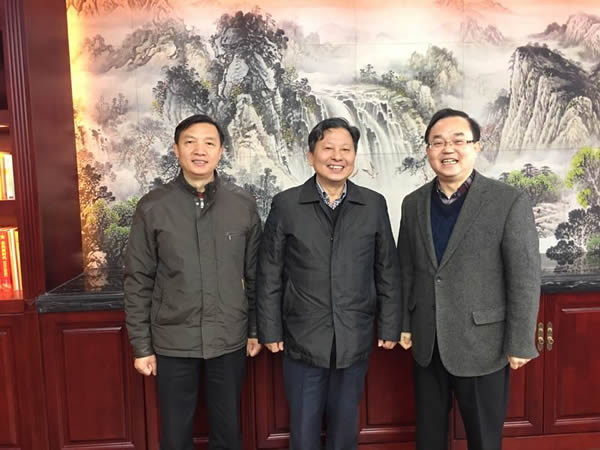 湖北省僑聯(lián)副主席舒正榮、省僑聯(lián)經(jīng)科部部長(zhǎng)歐梁鋒、副部長(zhǎng)黎志勇一行調(diào)研我司